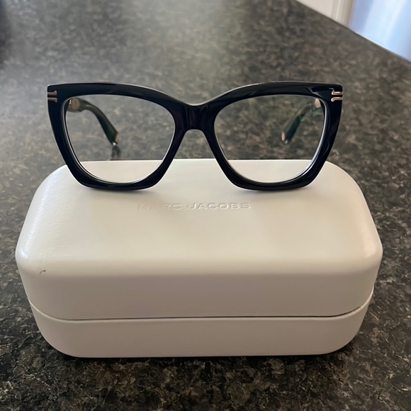 Marc Jacobs Accessories - FLASH SALE🔥🔥LIKE NEW(RARE) MARC JACOBS EYEGLASSES💗💗💗